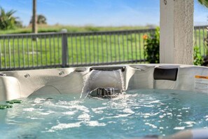 Bain à remous extérieur