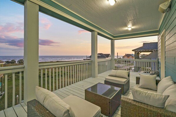 Property grounds - Hot Tub | Fire Pit | Fenced Yard (Crystal Beach)