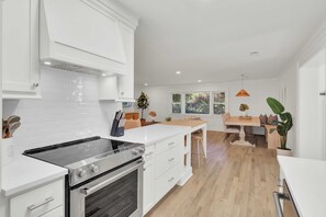 House (5 Bedrooms) | Interior - 16 29th Avenue Isle of Palms Group Retreat (Isle of Palms)