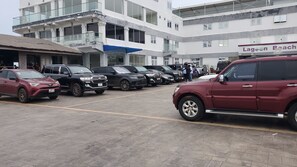 Front of property - LAGOON BEACH HOTEL  (Keta)