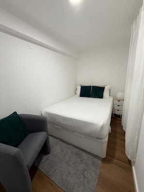 City Apartment, City View | Iron/ironing board, free WiFi - Nove de Julho Apartment (Porto)