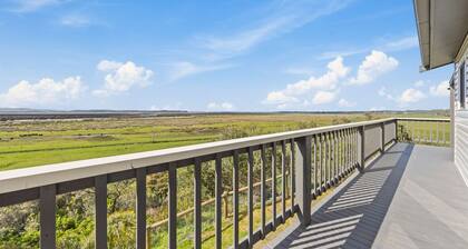 Cute Cottage with a View