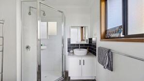 Een douche, een haardroger