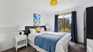 3 chambres, bureau, fer et planche à repasser, Wi-Fi gratuit