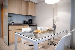 In-room dining - Dream Studios BA Apartments (Buenos Aires)