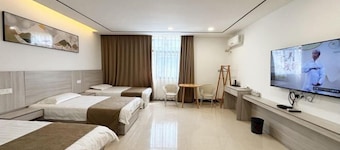 Binghe Homestay (Tiantangzhai Scenic Area)