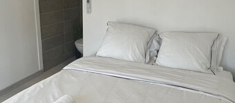 Chambre Studio Confort, Plein Centre, Accès Piscine, Idéal Pour Couple