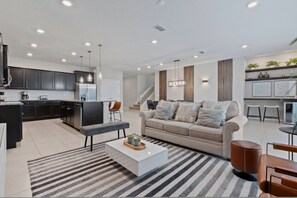 House | 10 bedrooms