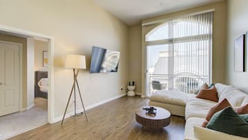 2 bedrooms, desk, iron/ironing board, travel crib