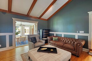 Smart-TV, videospill og printere