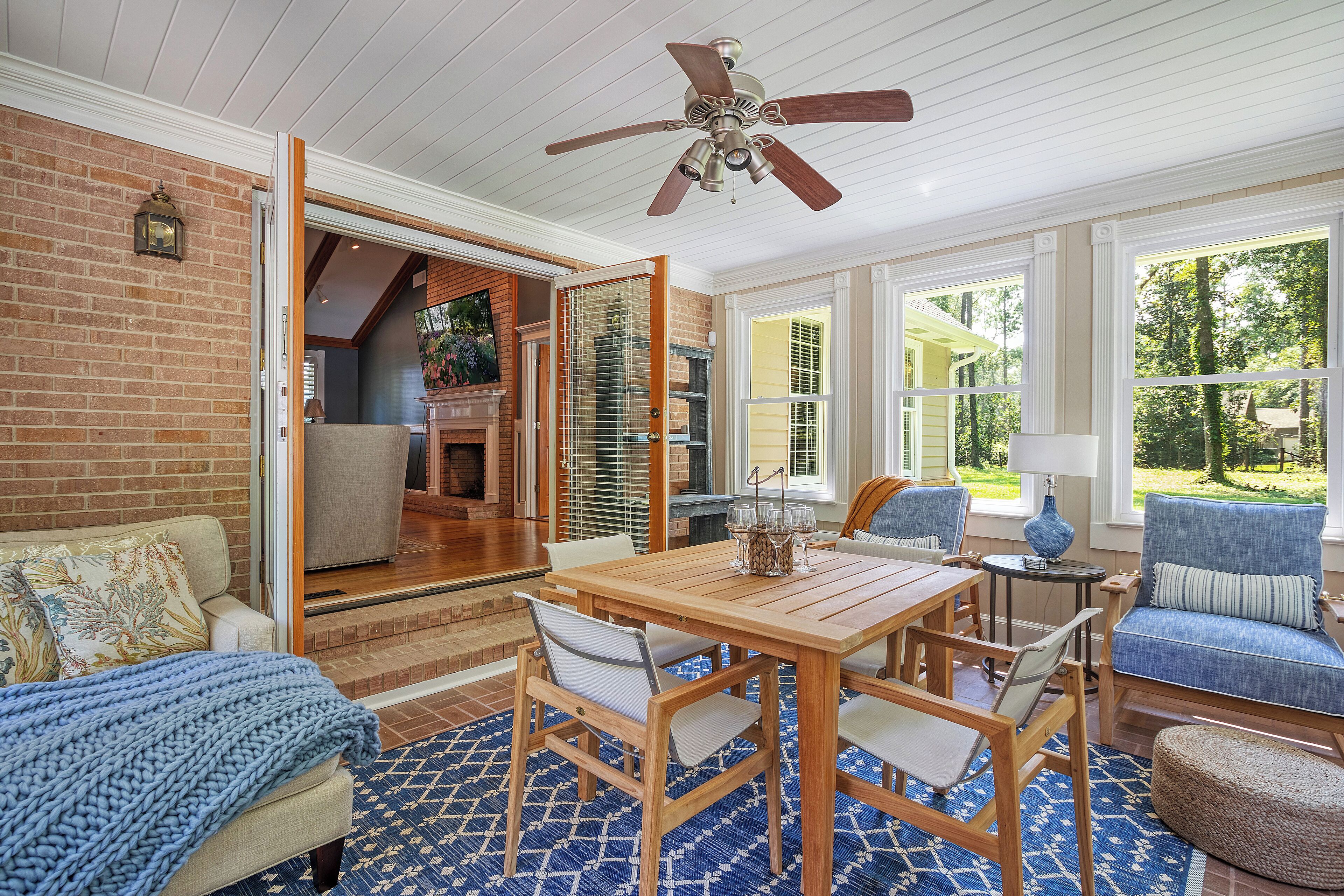 المنشأة من الداخل