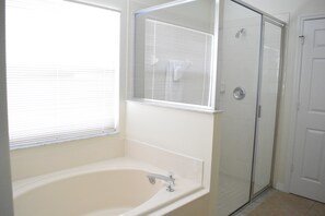 Villa, Multiple Beds, Pool Access, Pool View (2551 Oneida Grantham) | Bathroom | Designer toiletries