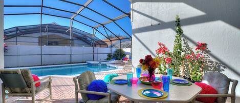 Villa, Mehrere Betten, Poolzugang, Poolblick (Newly Remodeled Four Bedroom Florida) | Speisen