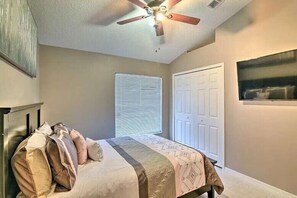 빌라, 침대(여러 개), 수영장 이용, 수영장 전망 (4 Bed Villa in Kissimmee, Orlando) | 4 개의 침실, 각각 다른 스타일의 인테리어, 각각 다르게 가구 비치, 침대 시트