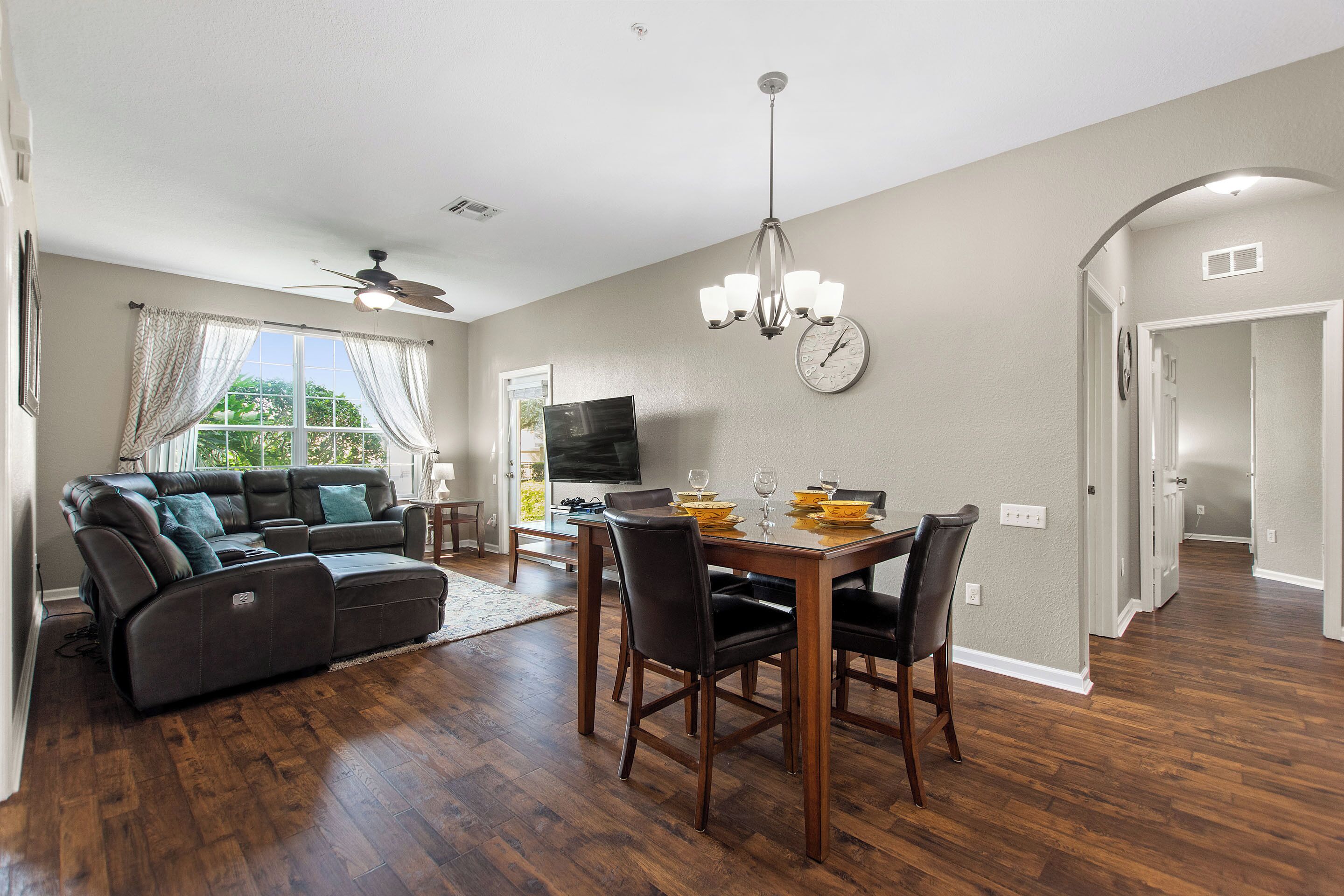 Appartement, meerdere bedden, balkon, uitzicht op tuin (Condo in Gated Windsor Hills) | Dineren