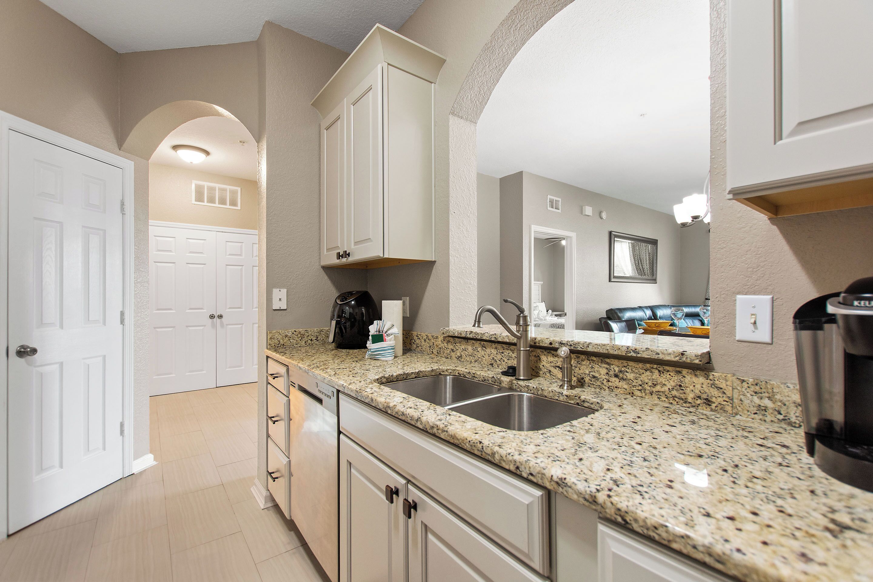 Condo, Multiple Beds, Balcony, Garden View (Condo in Gated Windsor Hills) | Private kitchen | Fridge, microwave, oven, stovetop