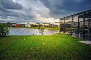 Property grounds - Crescent Lakes Villa (Kissimmee)