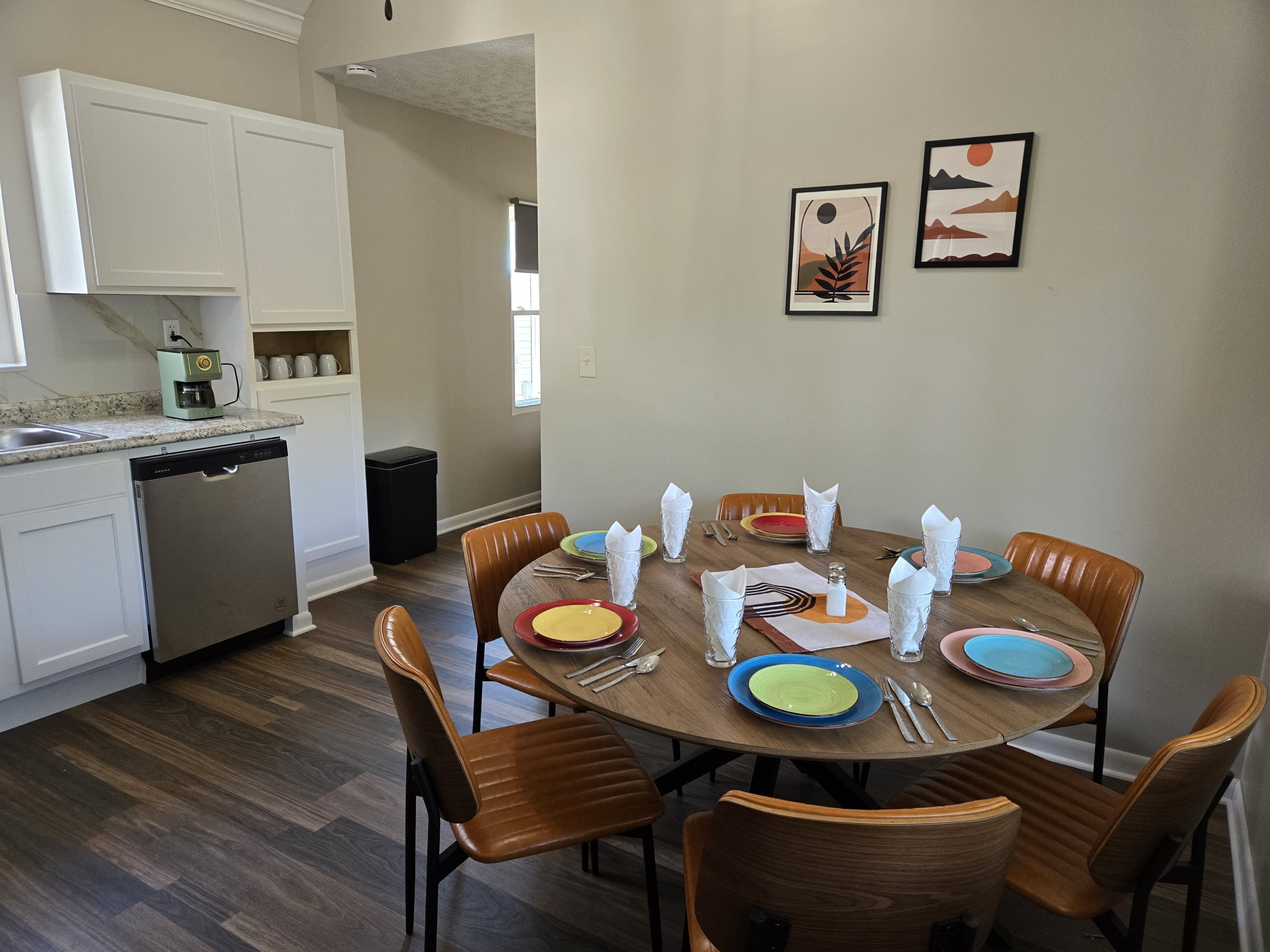 Villa, Multiple Beds, Patio, Garden View (Fab 50's Firestone Flat) | Dining