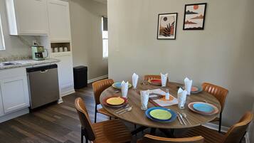 Villa, Multiple Beds, Patio, Garden View (Fab 50's Firestone Flat) | Dining