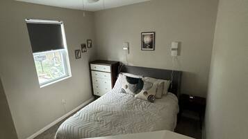 Villa, Multiple Beds, Patio, Garden View (Fab 50's Firestone Flat) | Individually decorated, individually furnished, bed sheets