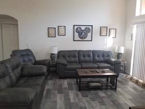 House, Multiple Beds, Pool Access, Pool View (8054 Hidden Gem) | Living area