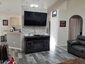 Ferienhaus, Mehrere Betten, Poolzugang, Poolblick (8054 Hidden Gem) | 4 Schlafzimmer, individuell dekoriert, individuell eingerichtet