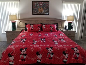 独立别墅, 多张床, 使用泳池, 泳池景观 (8054 Hidden Gem) | 4 多间卧室、特色装修、特色家居、床单