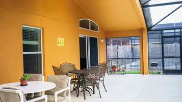 別墅, 多張床, 可使用泳池, 泳池景觀 (4 Bed, 3 Bath Villa in Gated Com) | 客房景觀