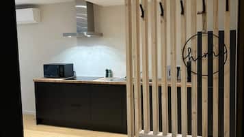 Fridge, stovetop, dishwasher, electric kettle