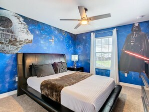 4 室のベッドルーム、デスク、旅行用ベビーベッド、WiFi (無料)