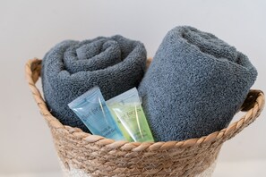 Hårføner og håndklær