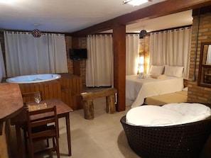 Free WiFi, bed sheets - Pousada La Creacion (Imbituba)