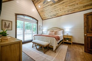 3 camere, una scrivania, ferro/asse da stiro, Wi-Fi