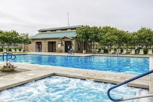 Piscine extérieure