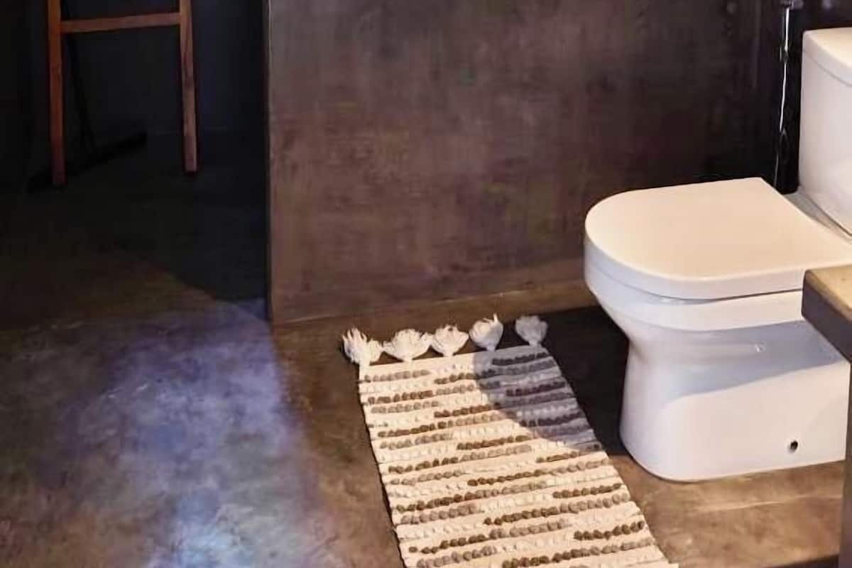 Superior Double Room, Balcony, Garden View | Bathroom