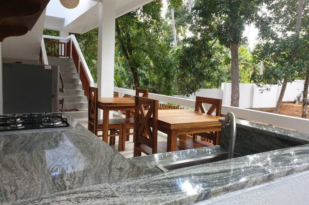 Cocosurf House
