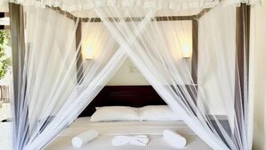 Unclassified image, 4 of 17, button - Cocosurf House (Hikkaduwa)