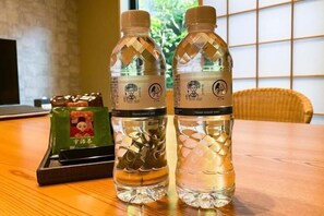 Desk - Rinn Tsukinowa (Kyoto)