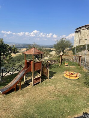 Property grounds - Penthouse 800: elegant and refined apartment located in a historic hamlet (Castiglion Fosco)