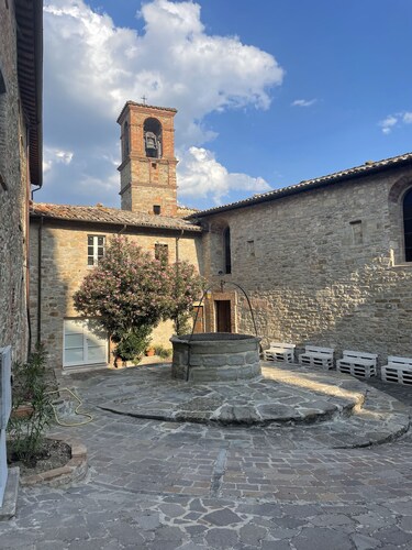 Penthouse 800: elegant and refined apartment located in a historic hamlet