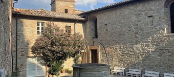 Penthouse 800: elegant and refined apartment located in a historic hamlet