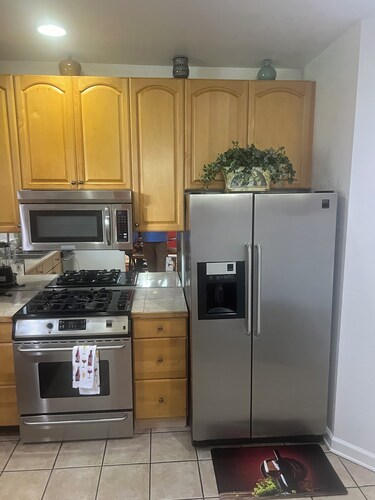 Charming 2-bedroom villa with WiFi, AC in peaceful Tampa