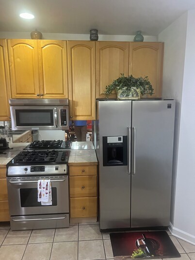 Charming 2-bedroom villa with WiFi, AC in peaceful Tampa