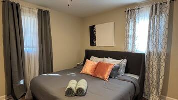 3 bedrooms, iron/ironing board, WiFi, bed sheets