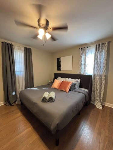 Charming Brand NEW  3B/2bathroom house closed by to all shopping and MUSC