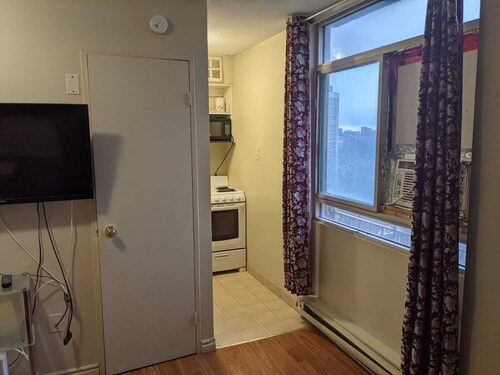 Junior Studio Apartment in Downtown Toronto