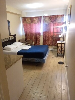 1 bedroom, WiFi, bed sheets - Junior Studio Apartment in Downtown Toronto (Toronto)