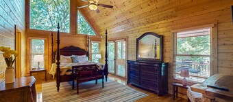 Serene house with fireplaces, wifi, hot tub + dog friendly