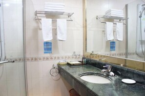 Bathroom - Rushan Hotel (Rushan)