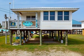 Exterior - Spacious house near beach access and activities, dog-friendly (Dauphin Island)